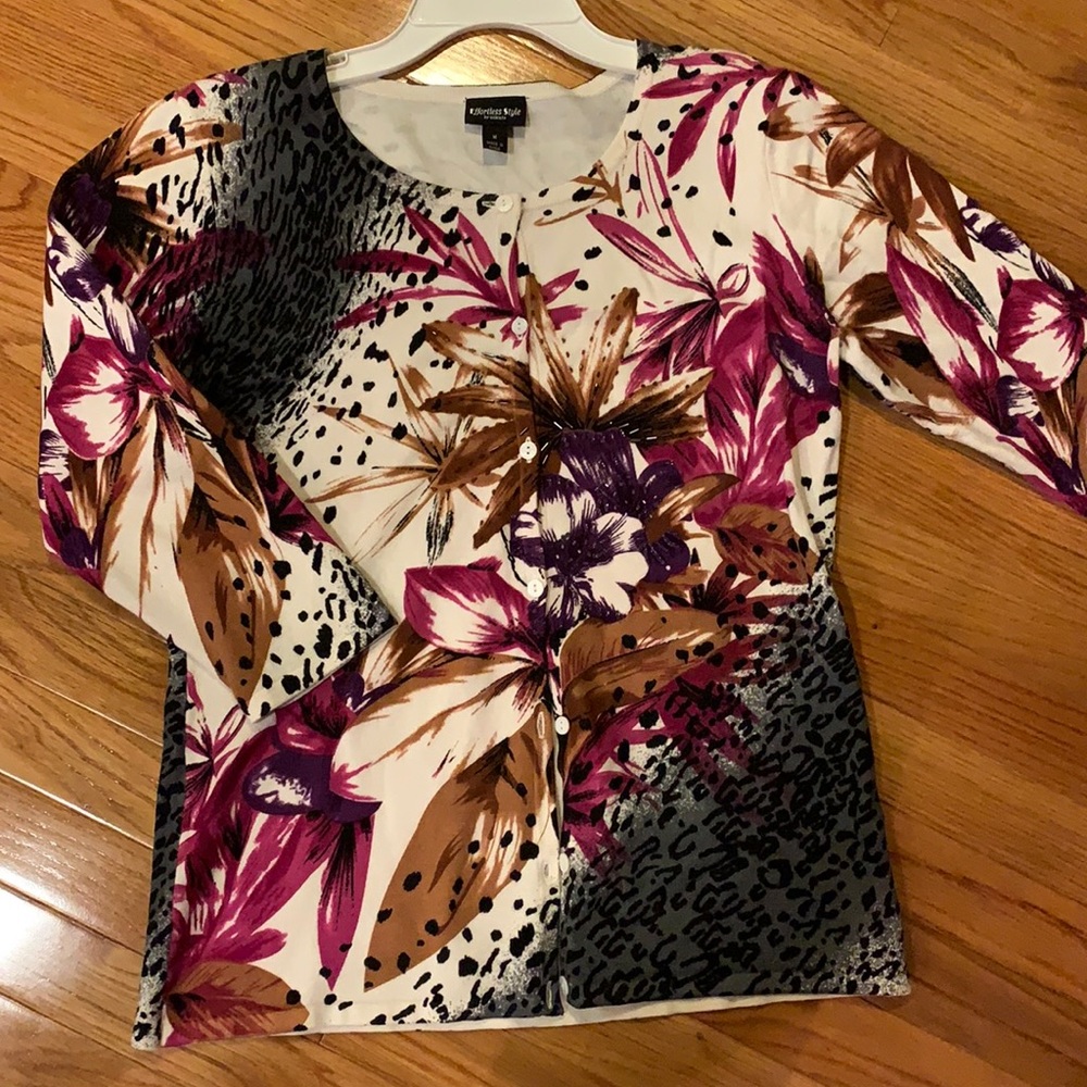 Sz M Effortless Style Sweater
